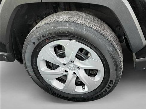 Used 2024 Toyota RAV4 LE AWD/4WD image 9