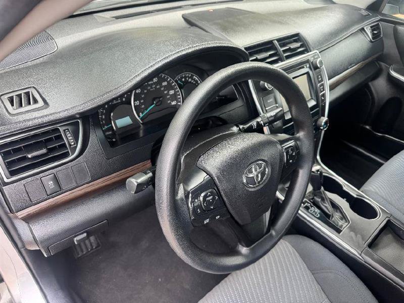 Used 2015 Toyota Camry LE FWD image 27
