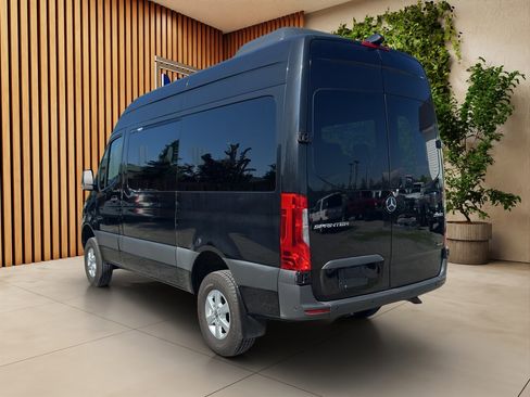 Used 2019 Mercedes-Benz Sprinter 2500 image 48