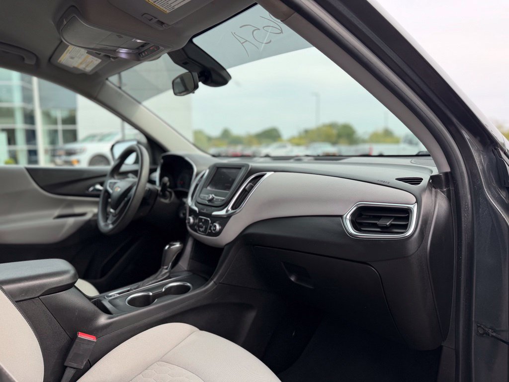 Used 2021 Chevrolet Equinox LS FWD image 9