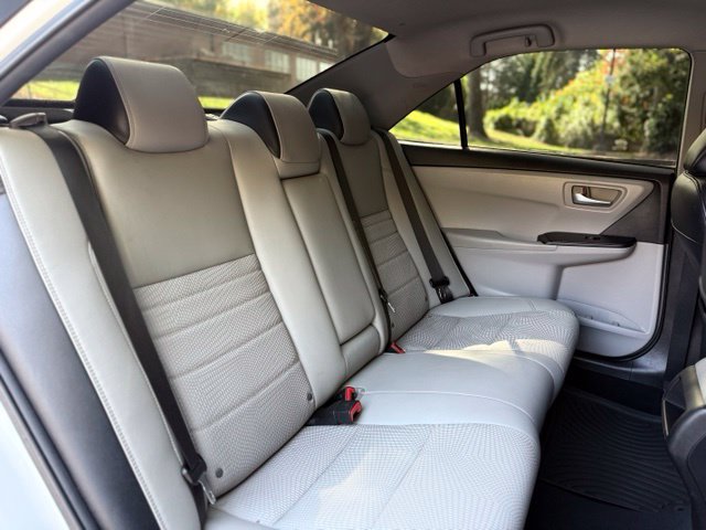 Used 2016 Toyota Camry SE FWD image 33