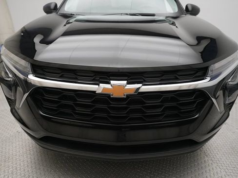 Used 2024 Chevrolet Trax LS FWD image 21