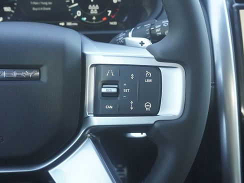 New 2026 Land Rover Discovery Limited Edition image 13