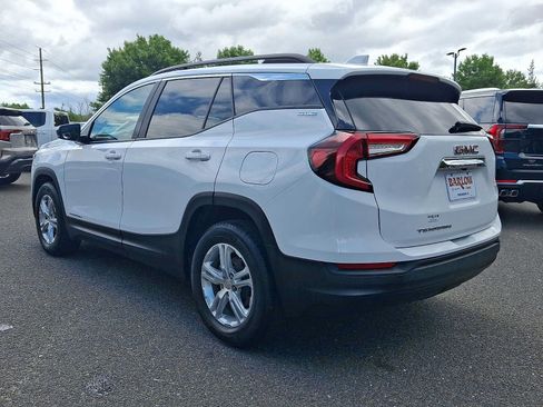 Used 2023 GMC Terrain SLE w/ Driver Convenience Package FWD image 4