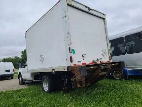 Used 2015 Ford F350 XL image 4