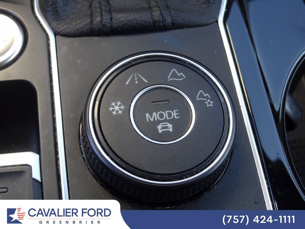 Used 2020 Volkswagen Atlas Cross Sport SEL AWD/4WD image 16