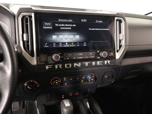 Used 2025 Nissan Frontier SV AWD/4WD image 5