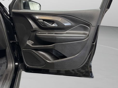 Used 2024 GMC Terrain SLT image 38