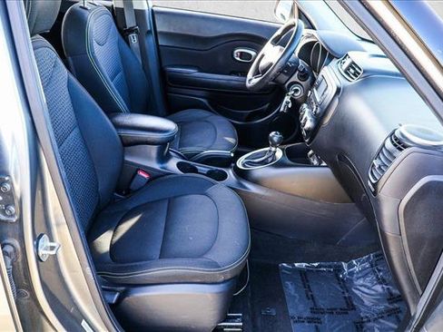 Used 2015 Kia Soul + image 24