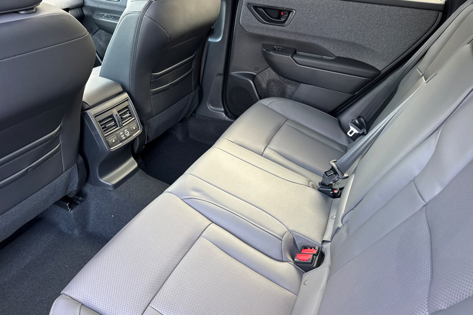 New 2026 Subaru Outback Limited AWD/4WD image 12