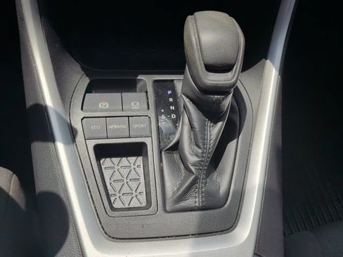 Used 2021 Toyota RAV4 XLE FWD image 28