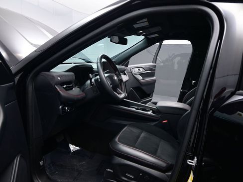 Used 2025 Ford Explorer ST AWD/4WD image 8