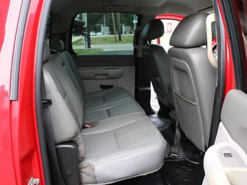 Used 2011 Chevrolet Silverado 3500 W/T w/ Snow Plow Prep Package AWD/4WD image 18