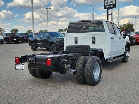 New 2026 GMC Sierra 3500 Pro w/ Convenience Package image 10