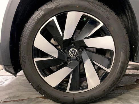 Used 2025 Volkswagen Atlas Cross Sport SE image 9