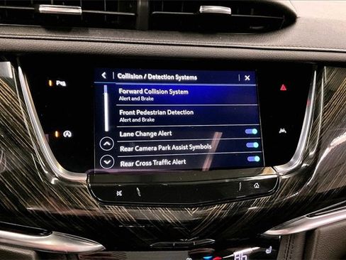 Used 2022 Cadillac XT6 Premium Luxury image 35