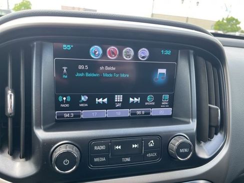 Used 2017 Chevrolet Colorado Z71 AWD/4WD image 26
