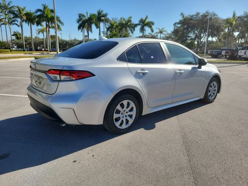Used 2024 Toyota Corolla LE image 3