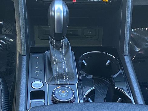 Certified 2023 Volkswagen Atlas Cross Sport SE w/ Panoramic Sunroof Package image 11