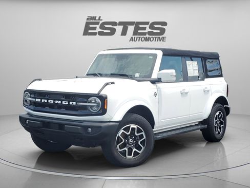 Used 2023 Ford Bronco Outer Banks AWD/4WD image 1