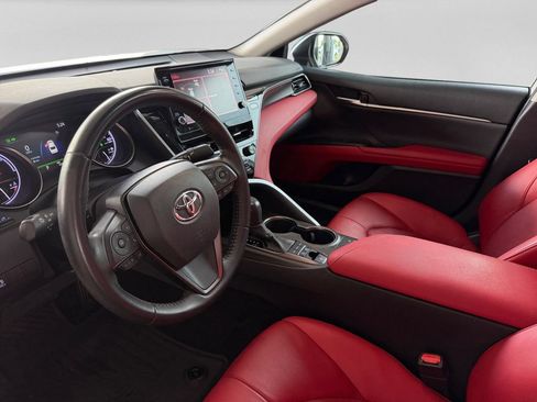 Used 2022 Toyota Camry XSE FWD image 14