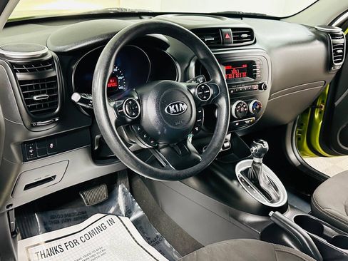 Used 2016 Kia Soul FWD image 11