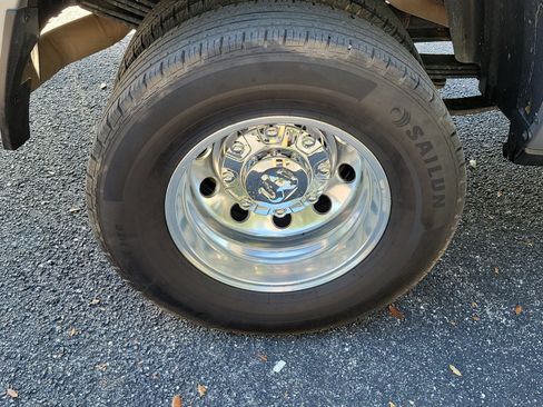 Used 2024 RAM 3500 Big Horn w/ Sport Appearance Package AWD/4WD image 10