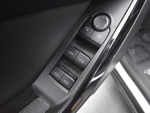 Used 2025 Chevrolet Equinox LT image 13