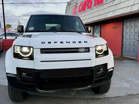 Used 2025 Land Rover Defender 110 X-Dynamic SE AWD/4WD image 27