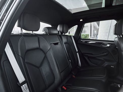 Used 2022 Porsche Macan S AWD/4WD image 28