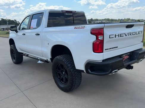Used 2022 Chevrolet Silverado 1500 LT Trail Boss w/ LT Trail Boss Premium Package AWD/4WD image 7