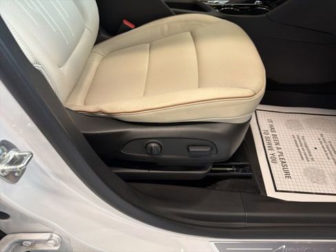 Used 2025 Buick Encore GX Avenir w/ Avenir Convenience Package AWD/4WD image 13