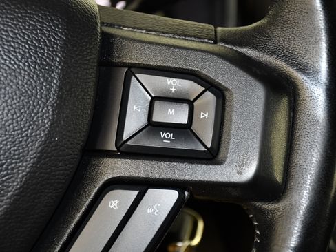 Used 2019 Ford F150 XLT w/ Equipment Group 302A Luxury AWD/4WD image 23