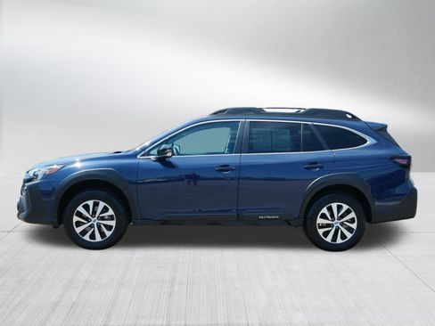 Used 2025 Subaru Outback Premium AWD/4WD image 4