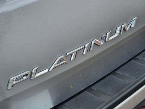 Used 2025 Ford Explorer Platinum w/ LUX Leather Package image 16