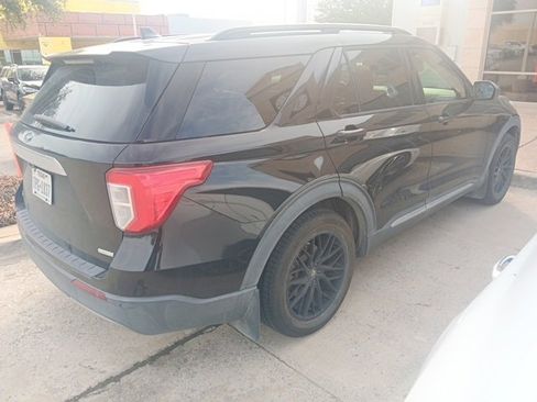 Used 2020 Ford Explorer XLT w/ Equipment Group 202A image 5