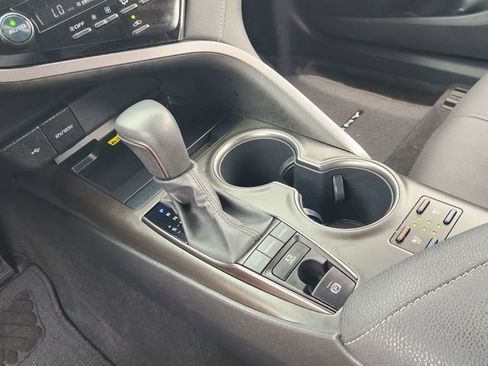 Used 2023 Toyota Camry XSE w/ Navigation Package FWD image 16