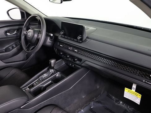 Certified 2025 Honda Accord SE image 28