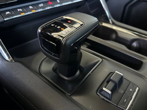 Used 2024 GMC Sierra 1500 AT4 w/ Technology Package AWD/4WD image 21