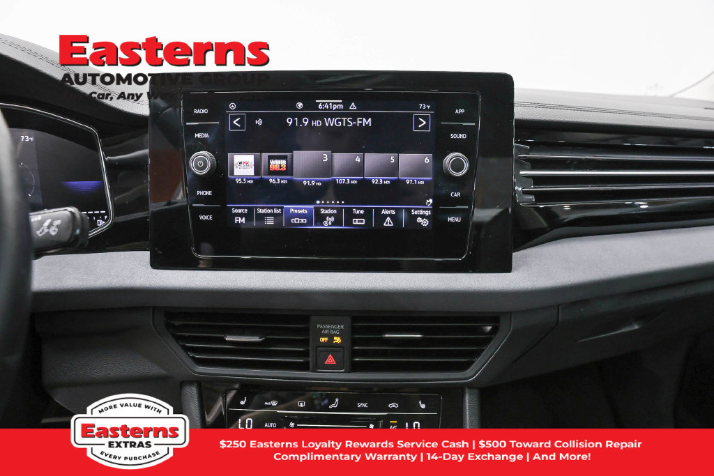 Used 2025 Volkswagen Jetta SE FWD image 13