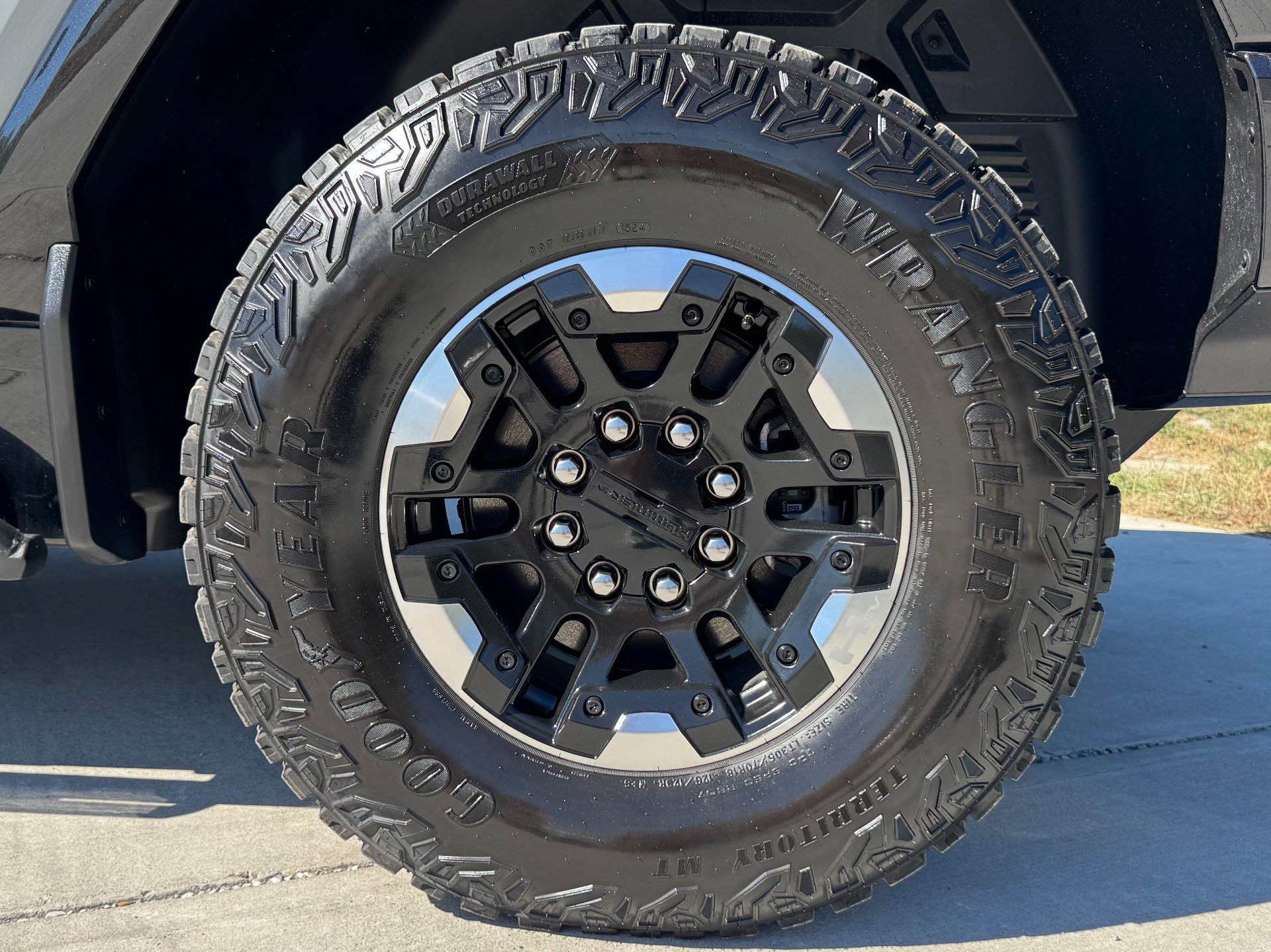 Used 2025 GMC Hummer EV 3X w/ Extreme Off-Road Package AWD/4WD image 96