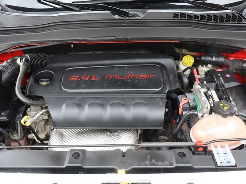 Used 2016 Jeep Renegade Limited image 39