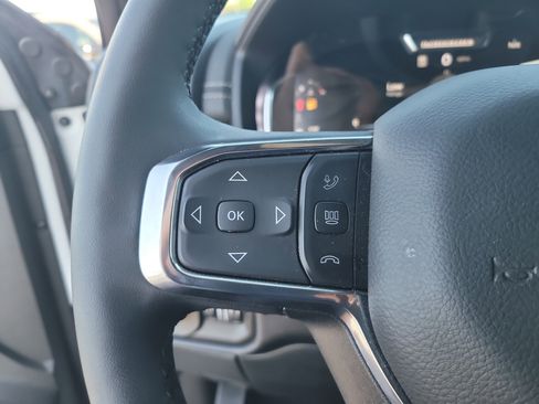 Used 2025 RAM 2500 Laramie AWD/4WD image 27