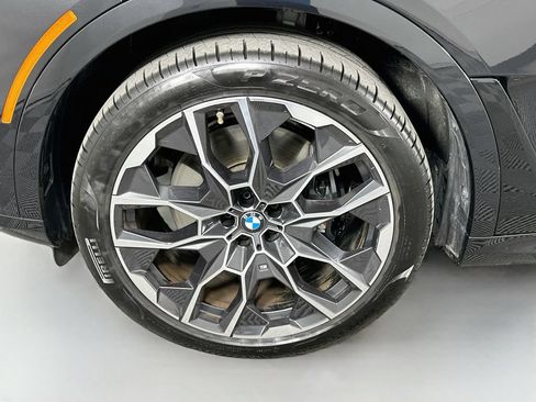 Used 2026 BMW X7 xDrive40i w/ M Sport Package AWD/4WD image 33