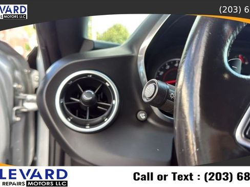 Used 2017 Chevrolet Camaro LT RWD image 18