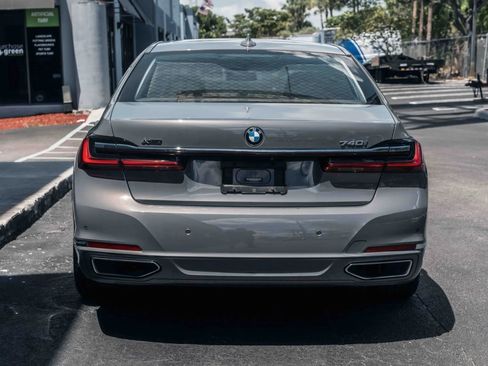 Used 2022 BMW 740i xDrive w/ Premium Package AWD/4WD image 4