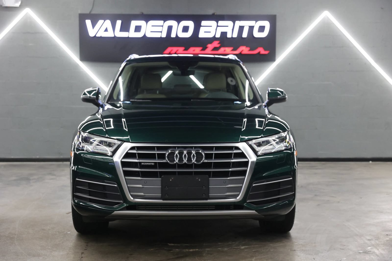 Used 2018 Audi Q5 2.0T Premium Plus w/ Premium Plus Package AWD/4WD image 4