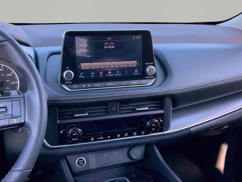 Used 2023 Nissan Rogue SV w/ SV Premium B Package image 9