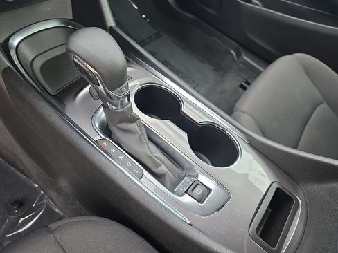 Used 2022 Chevrolet Malibu LT FWD image 21