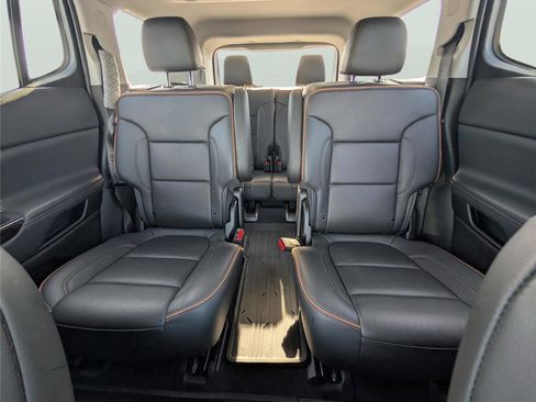 Used 2023 GMC Acadia AT4 w/ Technology Package AWD/4WD image 12